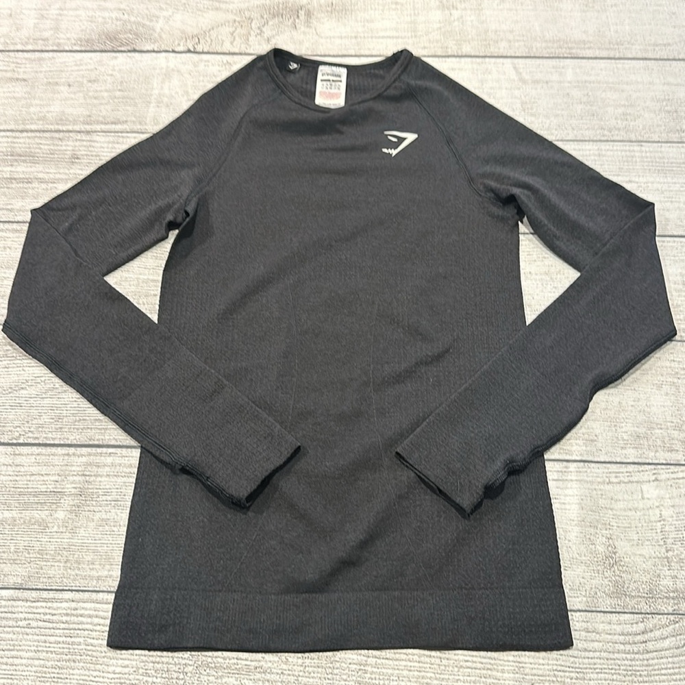🦈Gymshark long sleeve running shirt size S🦈